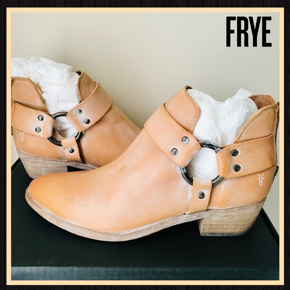 Frye Women’s Ray Harness Back Zip Bootie Tan - Picture 7 of 16